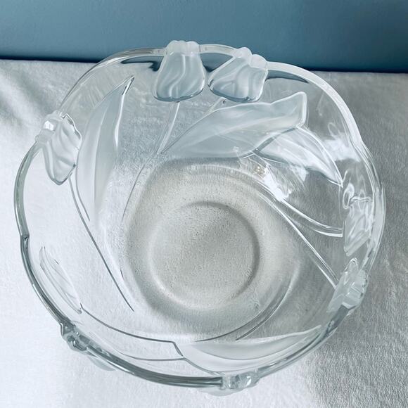 Vintage Mikasa Tivoli Frosted Tulip Serving Bowl Glass Flower Decorative - Picture 5 of 10